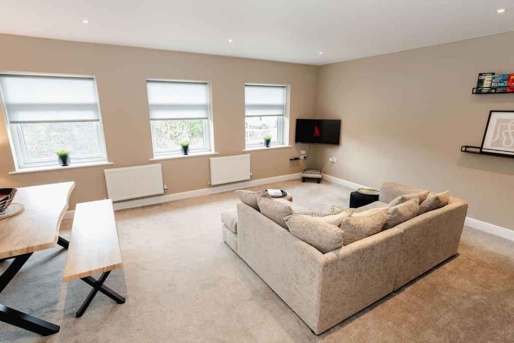 Boutique Apartment - Mazerystays Exley Экстерьер фото